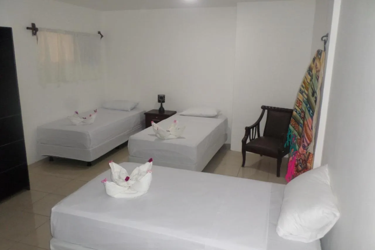 Carpao Lodging Puerto Ayora  Guest house